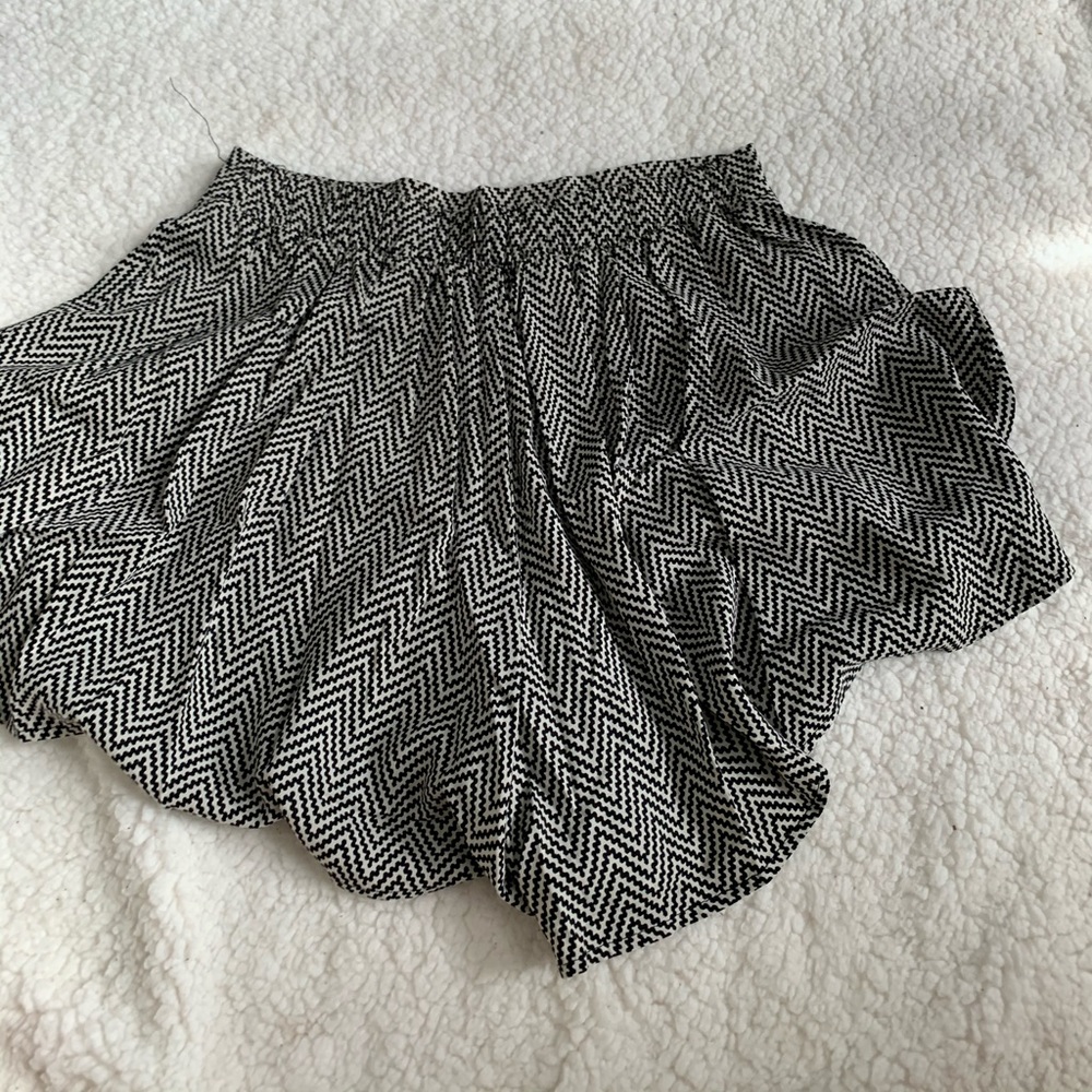 Forever 21 black and white shorts